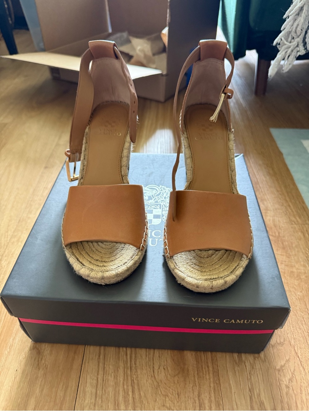EUC Vince Camuto Cognac Leather Espadrille Wedge Sandals 8.5